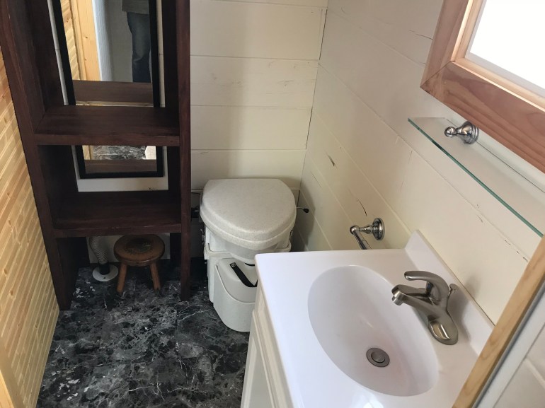 8925A7C3-7984-4237-9954-F36DF45A98FD